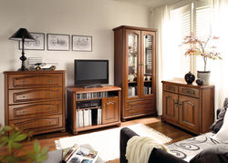 NEILA klasikinių korpusinių baldų kolekcija: komoda, spintelė, vitrina, indauja, spinta, lentyna