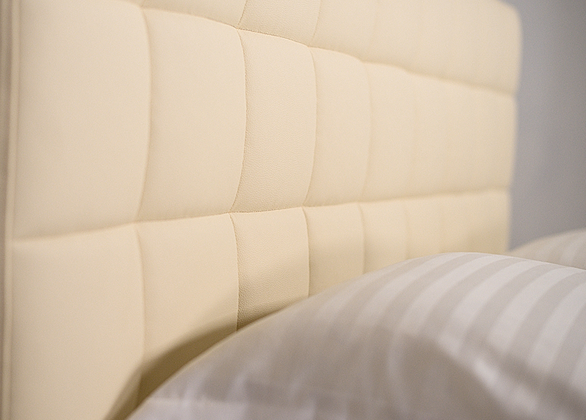 Miegamojo baldai | Moderni klasikinė minkšta miegamojo kambario lova PALERMO