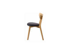 PR1 JUODA klasikinio dizaino ąžuolo masyvo kėdė virtuvei, valgomajam, svetainei