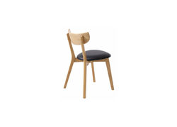 PR1 JUODA klasikinio dizaino ąžuolo masyvo kėdė virtuvei, valgomajam, svetainei