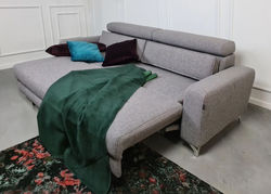 DELUX, MAGRĖS BALDAI minkšta miegama trivietė sofa svetainės kambariui, valgomajam