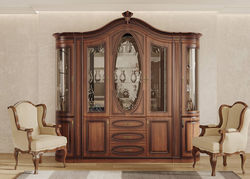 Svetainės baldai | CEZARIS 3 RIEŠUTAS klasikinio stiliaus svetainės sekcija, vitrina, indauja