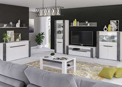BREDAS13 svetainės baldų komplektas: komoda, spinta, TV spintelė, pakabinama lentyna, kavos staliukas