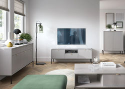 NEILAS8 PILKA/JUODA modernių svetainės baldų komplektas: komoda, spintelė, TV staliukas, kavos staliukas